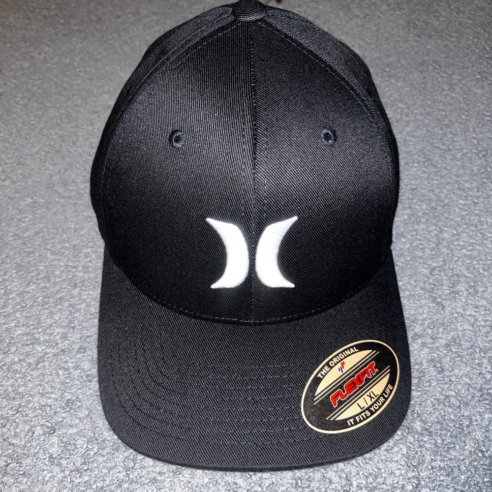 Hurley Black Hat with White Icon L/XL